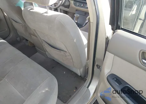 2005 Toyota Camry Le z USA, uszkodzony, nr VIN 4T1BE32K85U079858